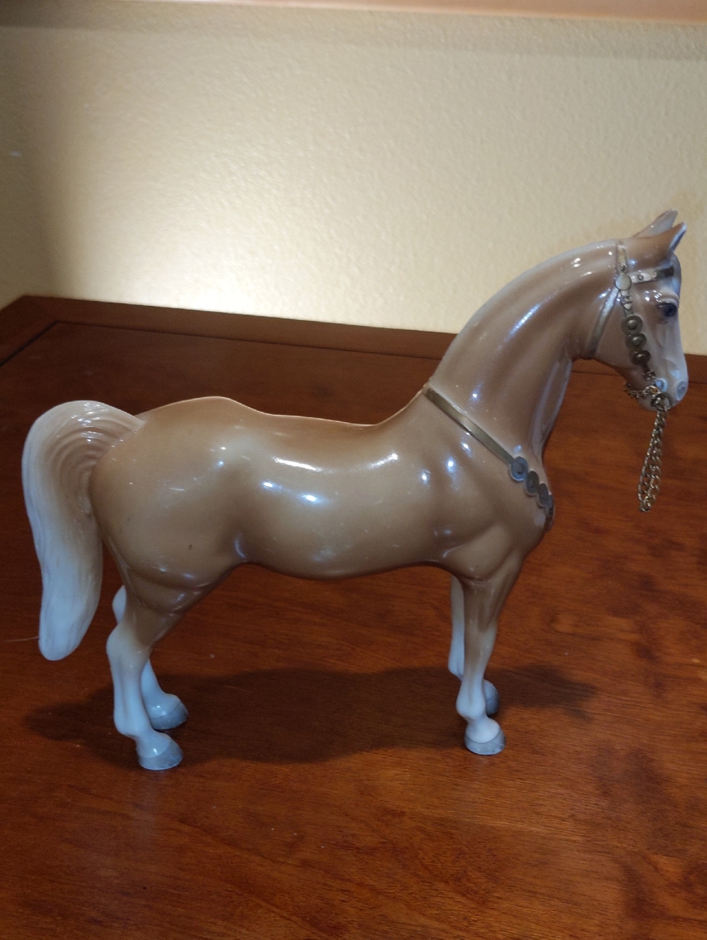 Vintage Western Pony Glossy Palomino with Chain Light Tan Pretty Face